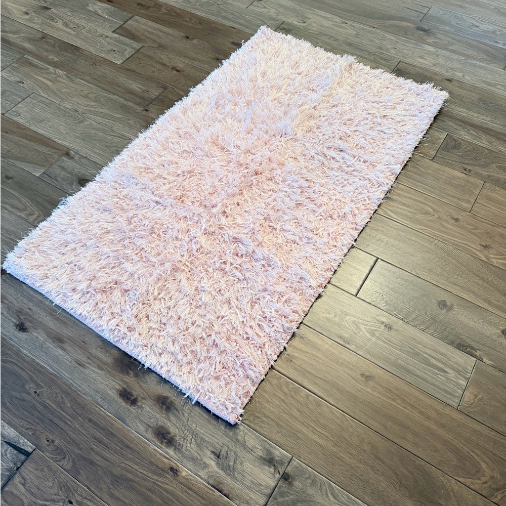 Lillian Pink accent Rug